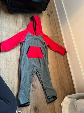 The North Face Unisex Toddler One Piece Logo Red Grey Fleece Romper 12-18 months